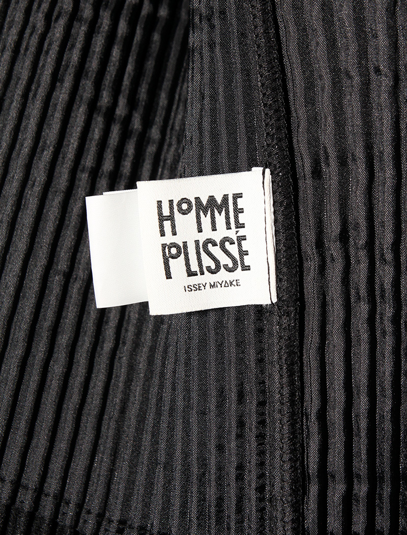 [브랜드 소개] Homme Plissé Issey Miyake; 우리의 옷을 입은 사람은 결코 벗고 싶지 않을 것